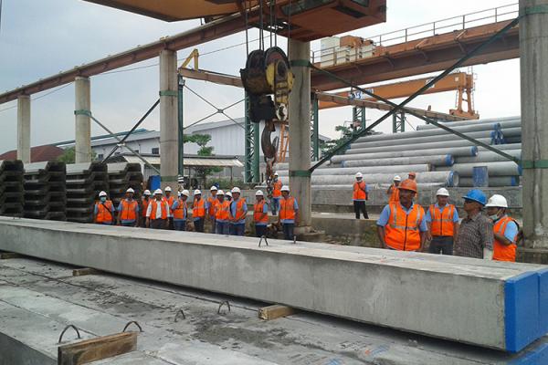 Training Operator Gantry Crane