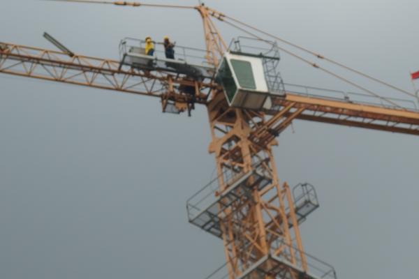 Training Operator Hoisting Tower Crane